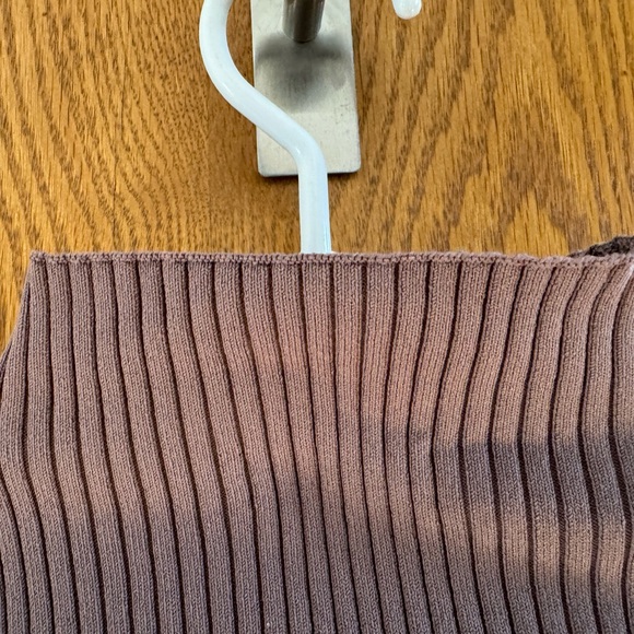 Aritzia Babaton sculpt knit long sleeve top, tie back size medium - Picture 2 of 6